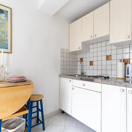 Apartment Sea