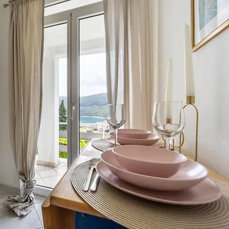Apartment Sea View *